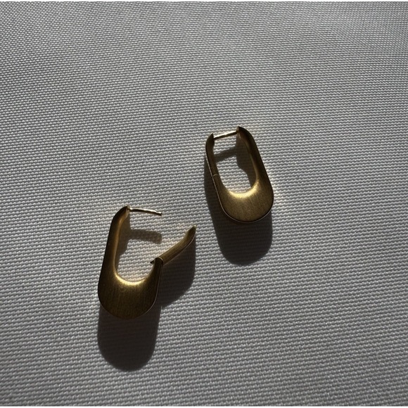 NEW! Dean Davidson Crosby Huggie Hoop Earrings Signature Brushed Gold $130 - Picture 10 of 10